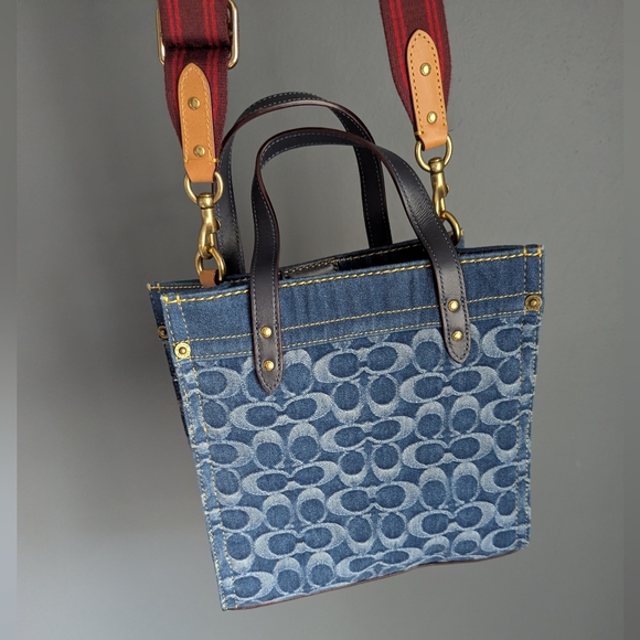 Coach mini denim field tote CA580 Signature denim and refined calf leather. - Picture 7 of 11